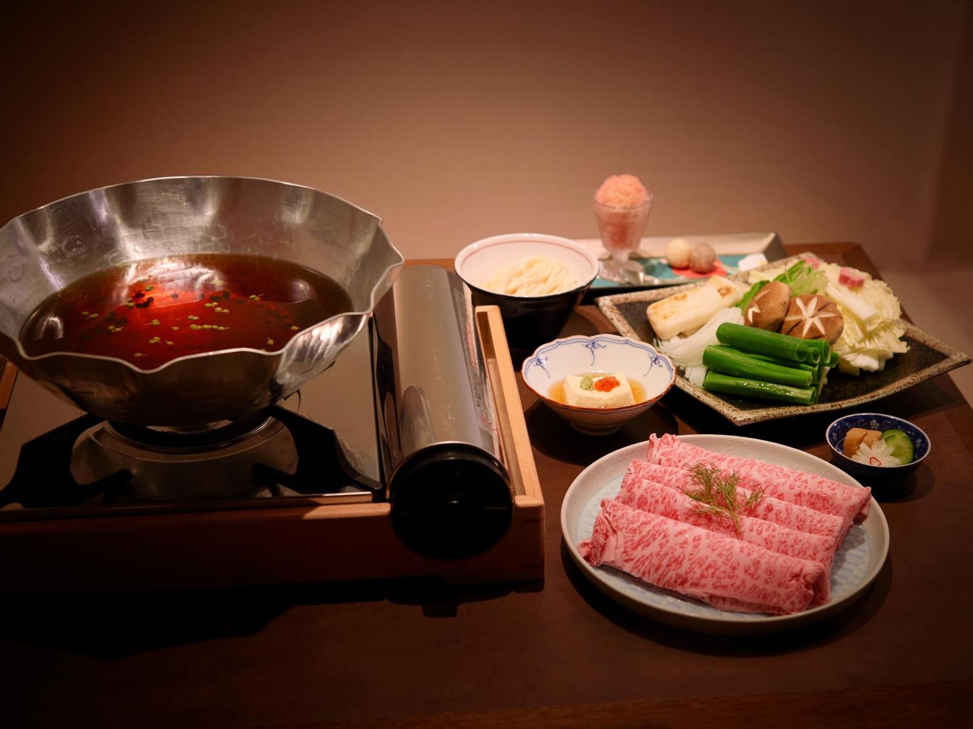 Hotel The Celestine Kyoto Gion Εξωτερικό φωτογραφία A set of dishes prepared for a hot pot