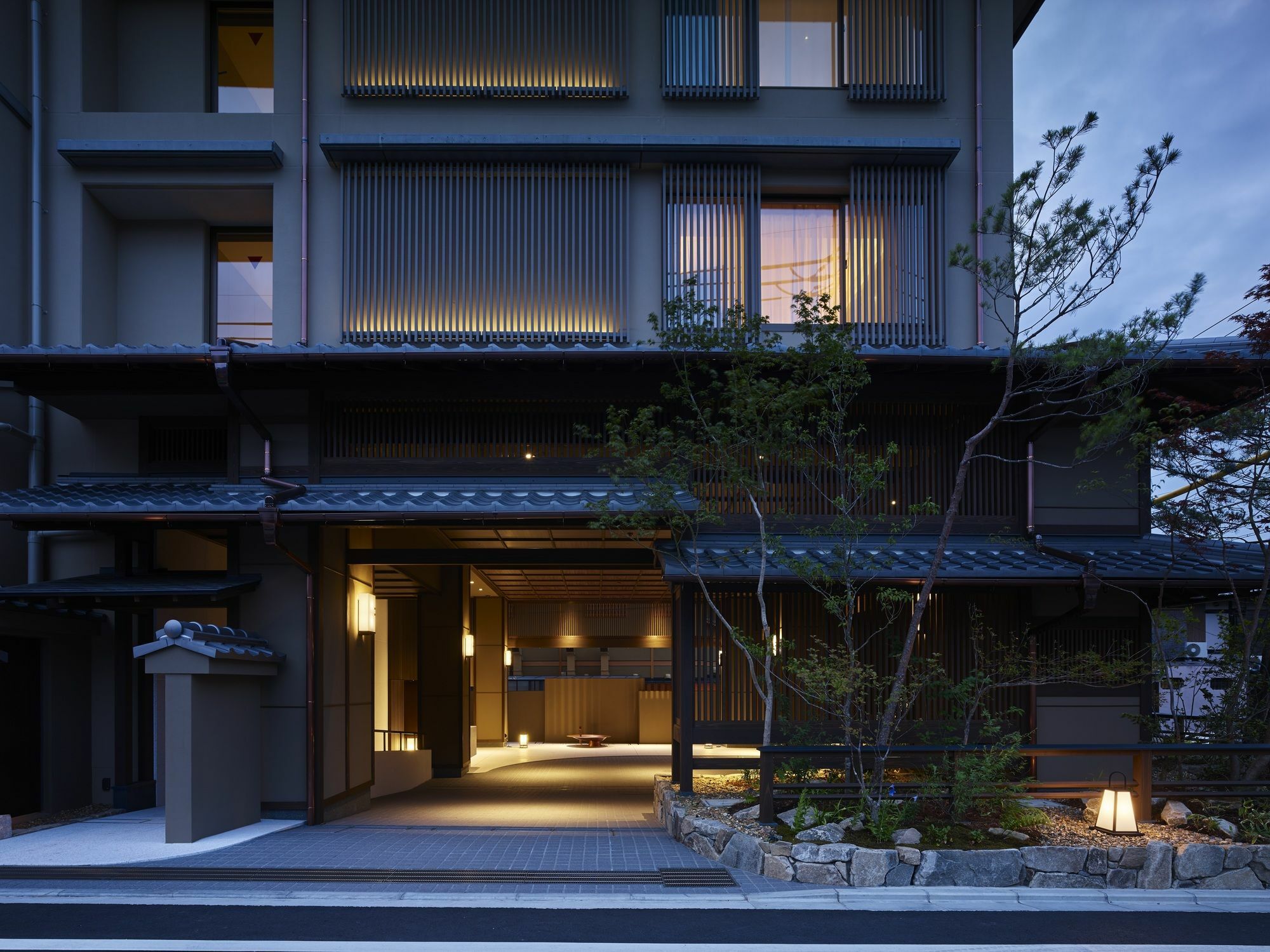 Hotel The Celestine Kyoto Gion Εξωτερικό φωτογραφία Entrance of the hotel
